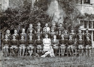 Land Girls at Burton Latimer Hall, 1944 We have some names of local girls on the front row: From left to right: 3rd Edna Clipson (Burton Latimer); 5th Meg Joyce (Kettering); 10th Kathleen Capps, (Burton Latimer). Source: Burton Latimer Heritage Society